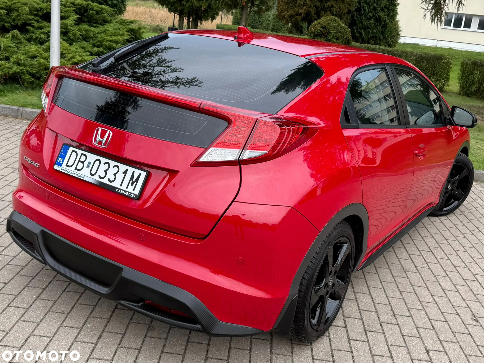 Honda Civic 1.8 i-VTEC Executive Black Edition - 4