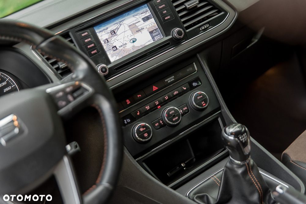 Seat Leon Sportstourer 2.0 TDI Copa S&S 4Drive - 23