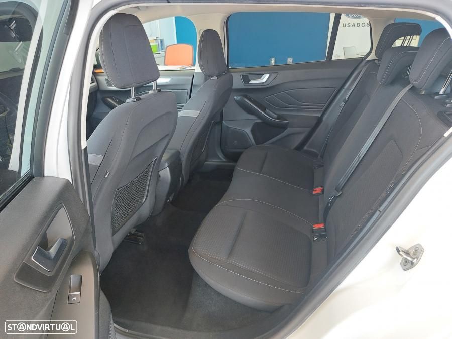 Ford Focus SW 1.0 EcoBoost Business - 11