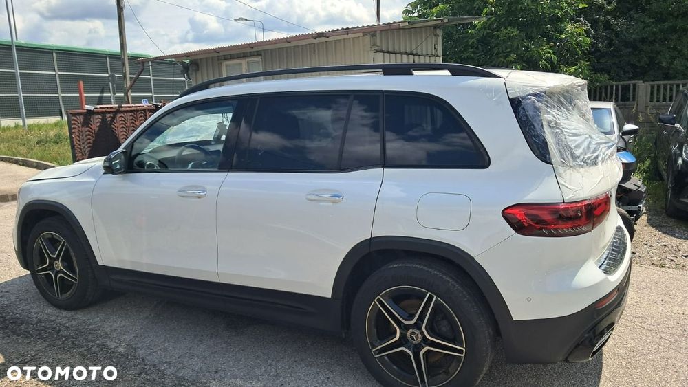 Mercedes-Benz GLB - 10