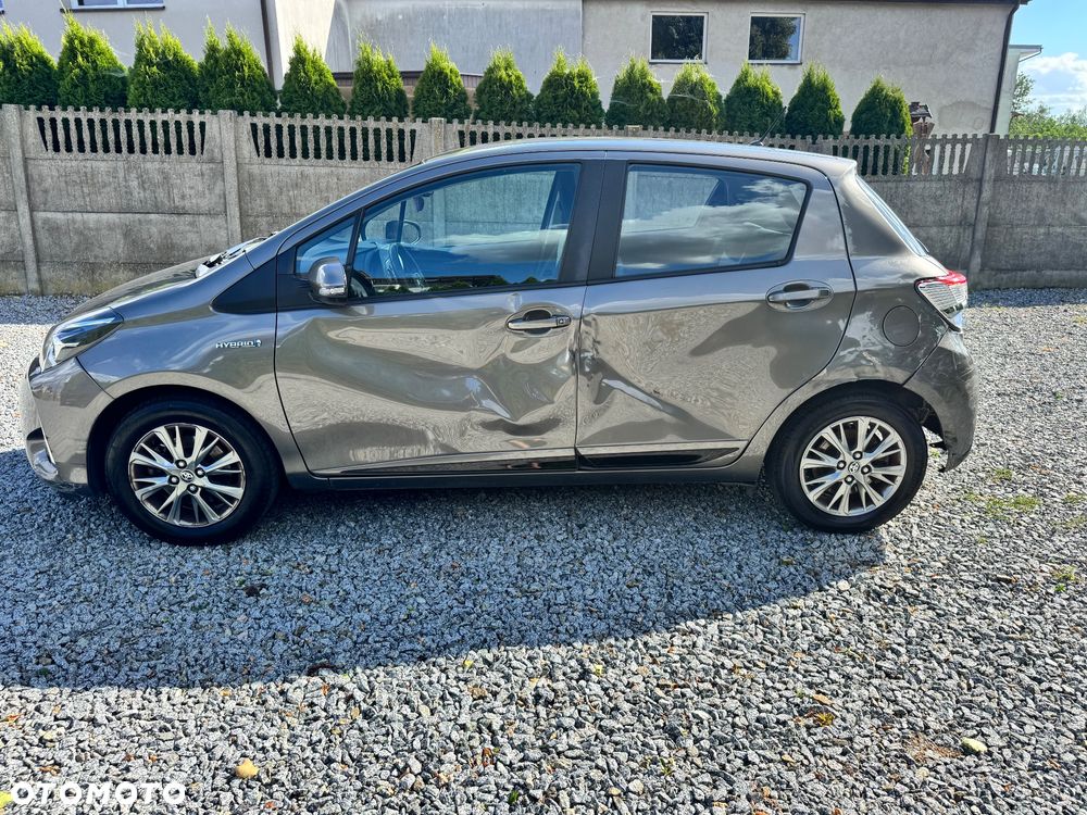 Toyota Yaris Hybrid 100 Business Edition - 5