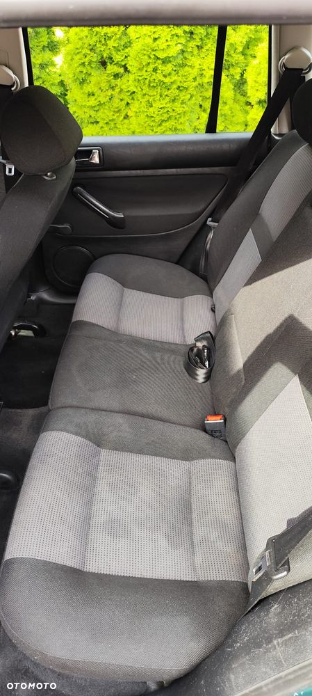 Volkswagen Golf - 10