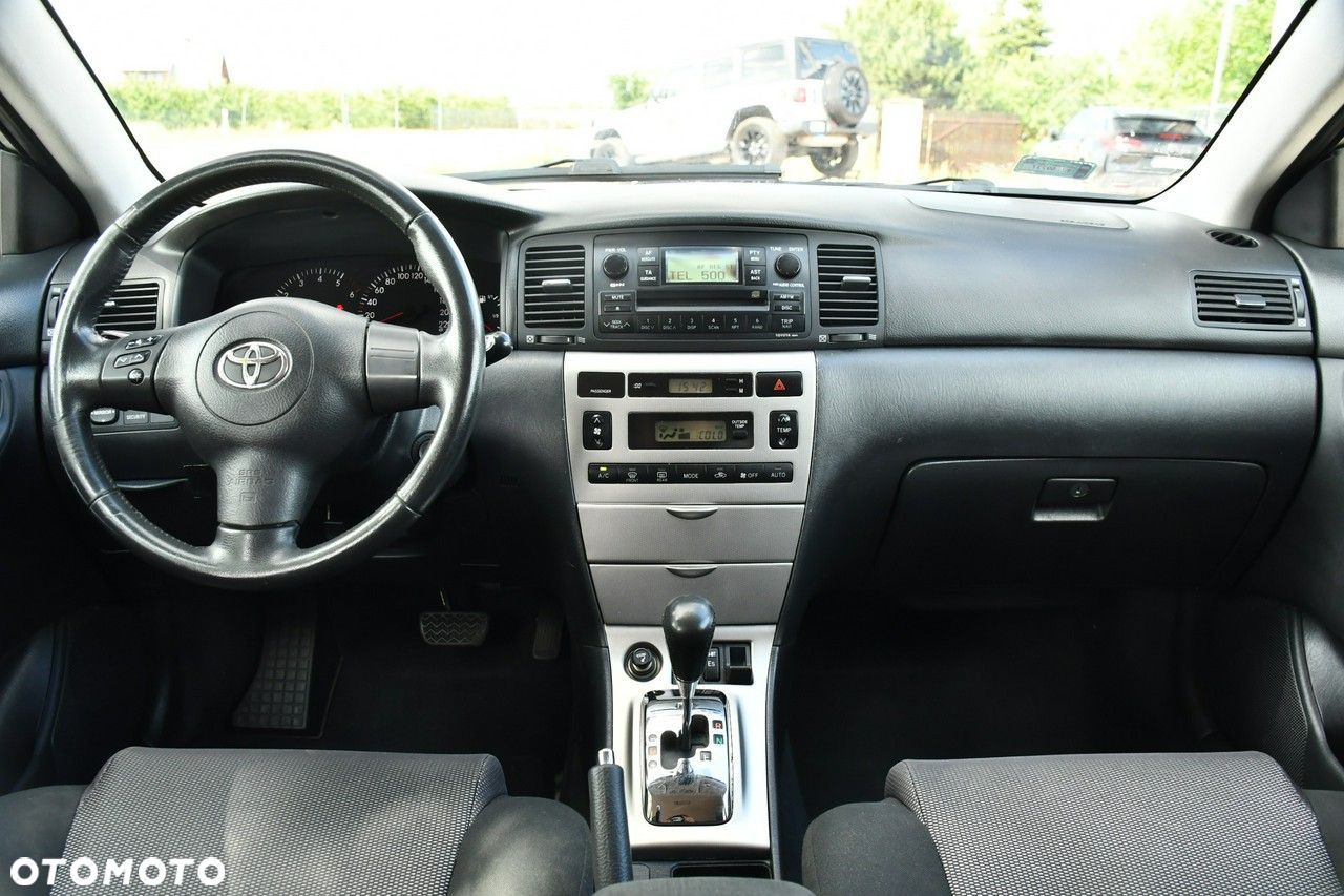 Toyota Corolla - 36