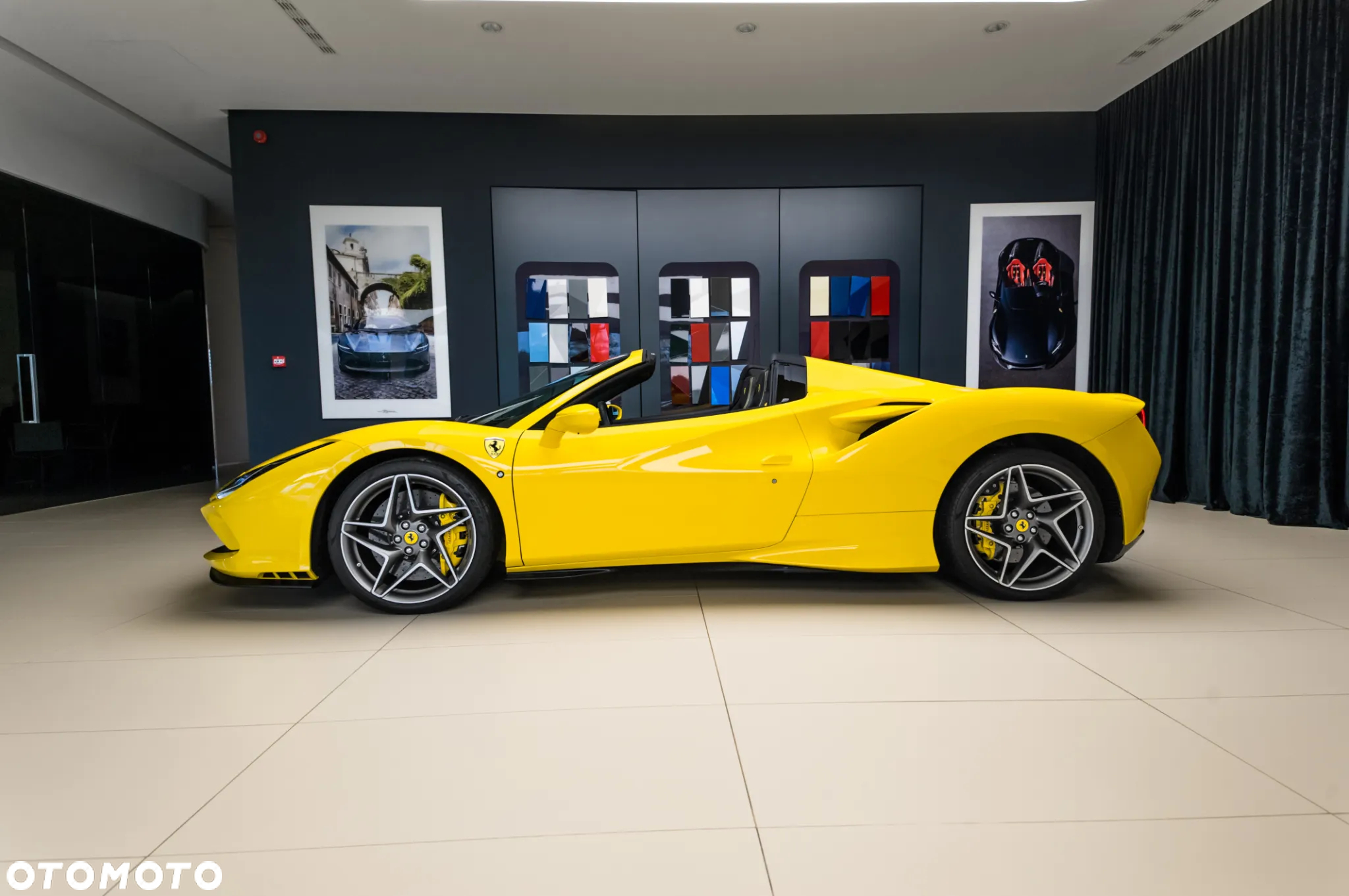 Ferrari F8 Spider - 5