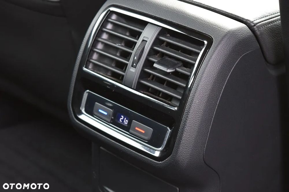 Volkswagen Passat 2.0 TDI BMT Highline DSG - 32