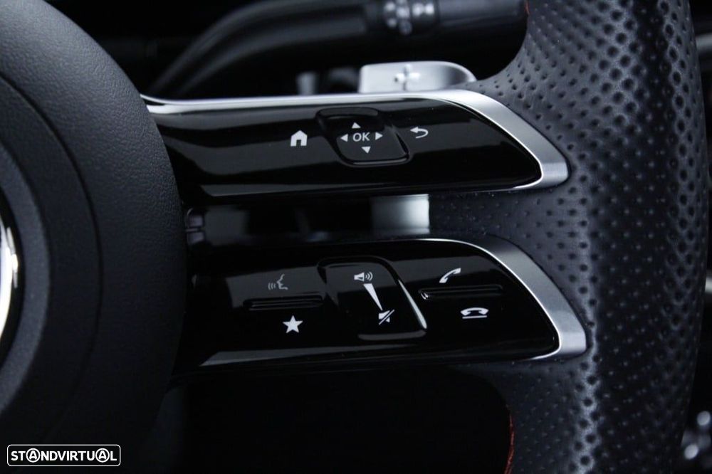 Mercedes-Benz GLA 180 d AMG Line - 25