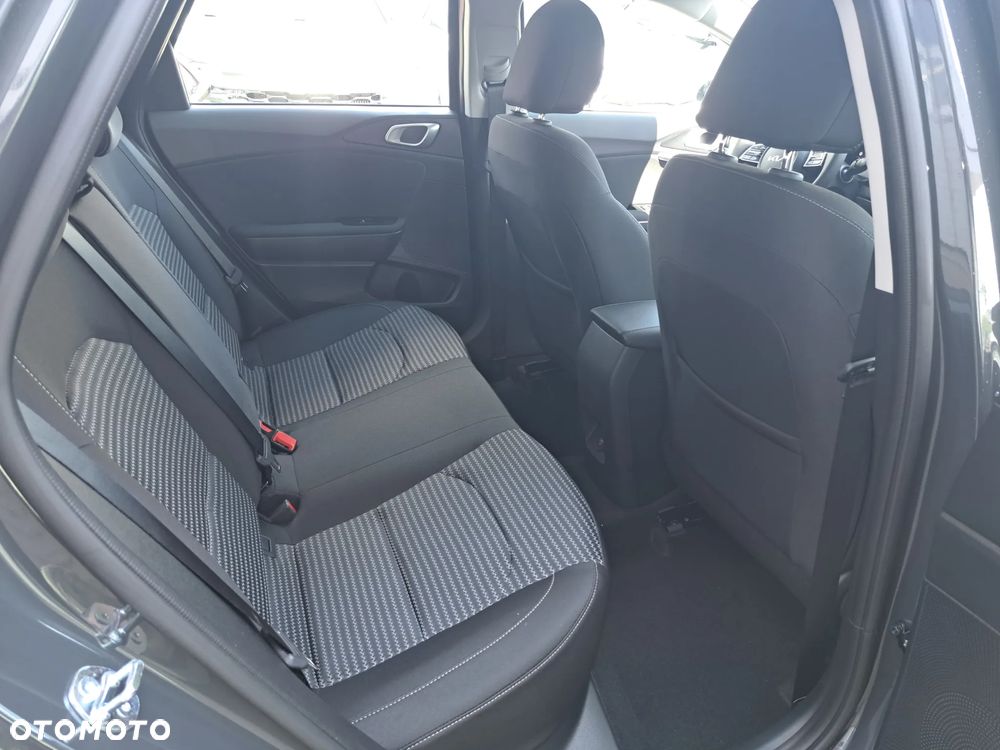 Kia Ceed 1.5 T-GDI M - 16