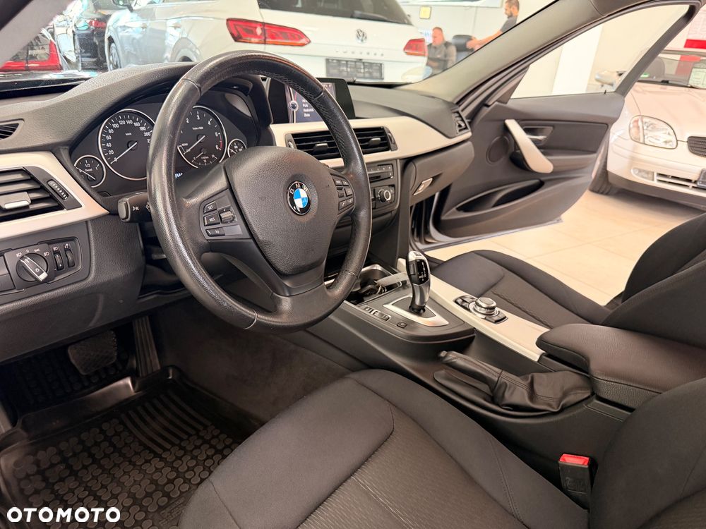 BMW Seria 3 - 25