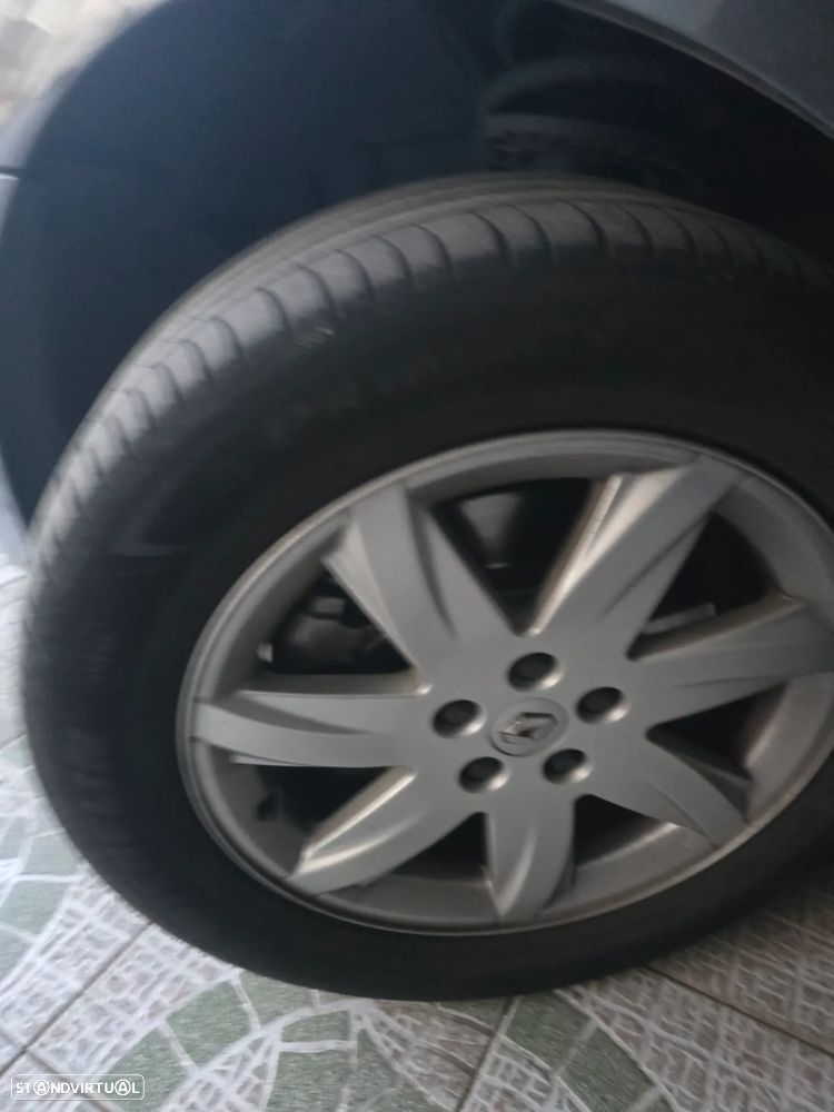 Renault Espace 2.0 dCi Initiale 7L Aut. - 14