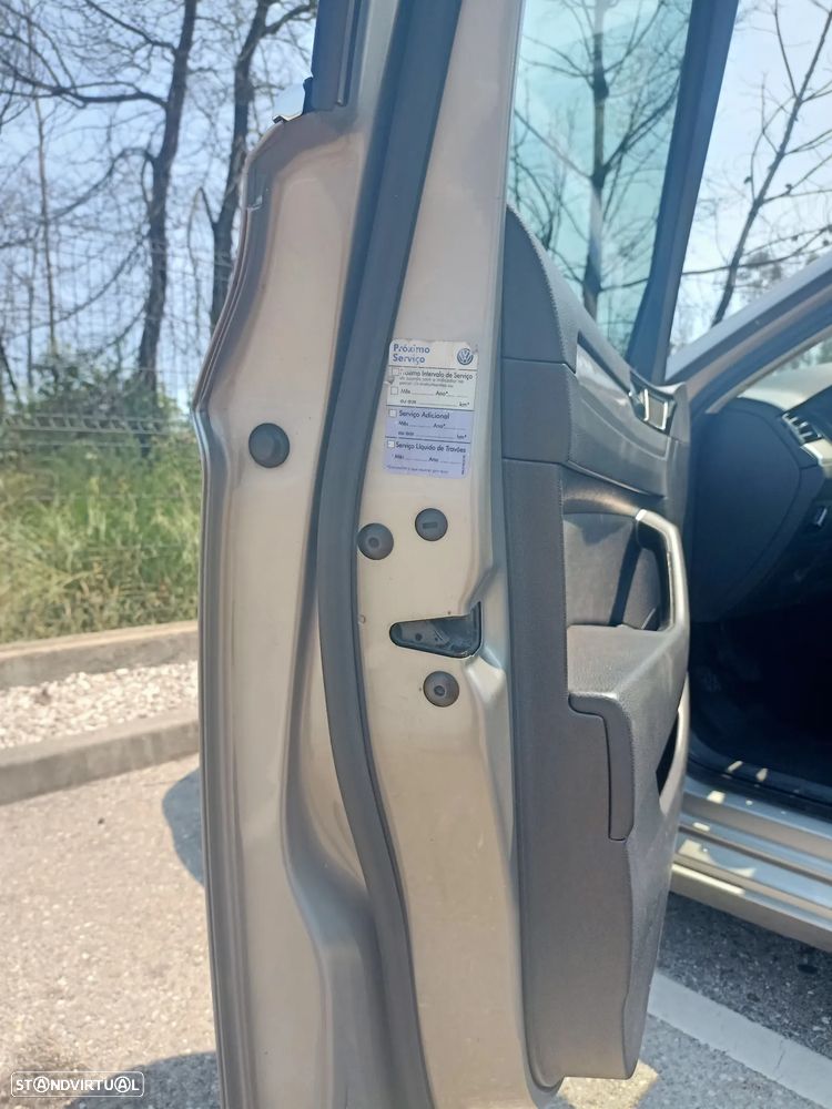 VW Passat 1.6 TDI Confortline - 6