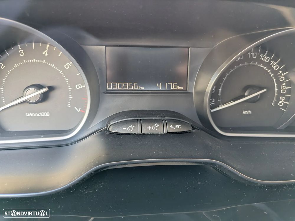 Peugeot 2008 1.2 PureTech Style - 10