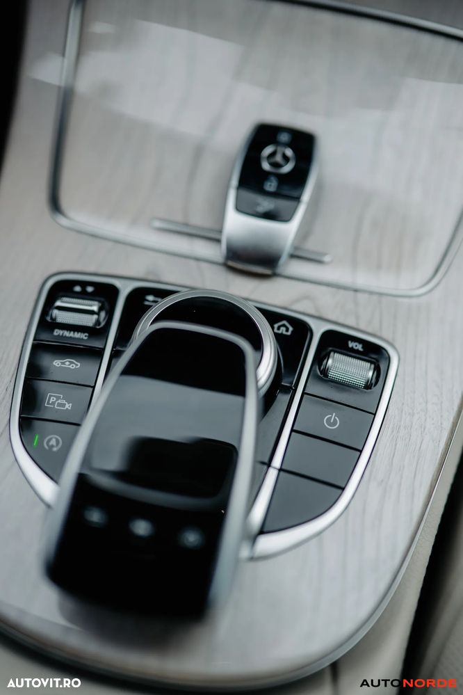 Mercedes-Benz CLS 350 d 4MATIC Aut - 32