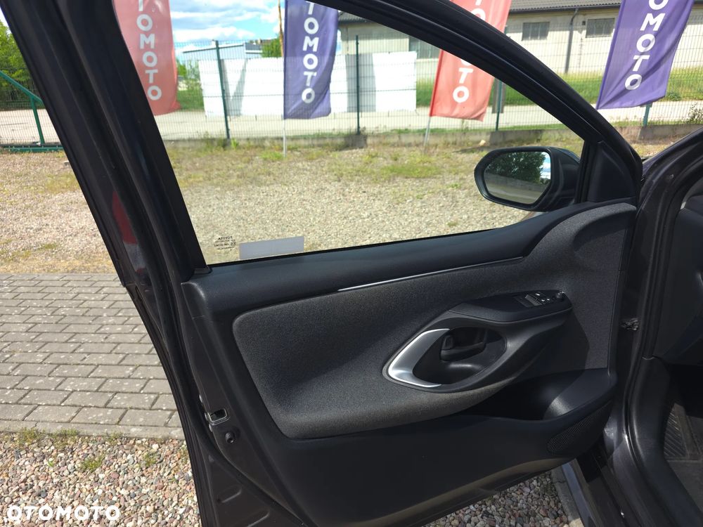 Toyota Yaris - 16