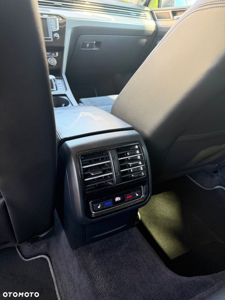 Volkswagen Passat - 22