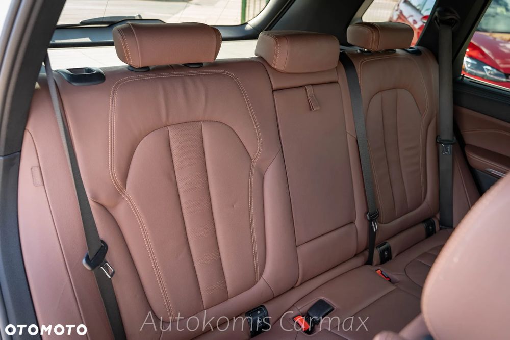 BMW X5 xDrive40i mHEV - 17