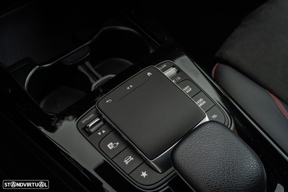 Mercedes-Benz CLA 180 Shooting Brake 7G-DCT AMG Line - 25