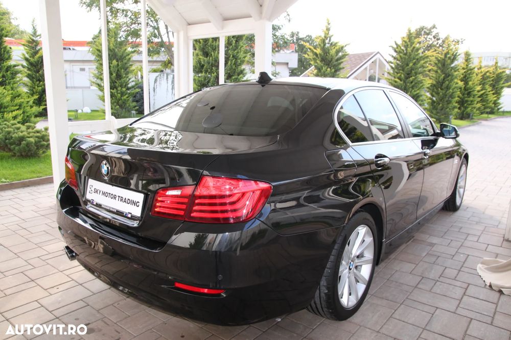 BMW Seria 5 530d xDrive AT - 2