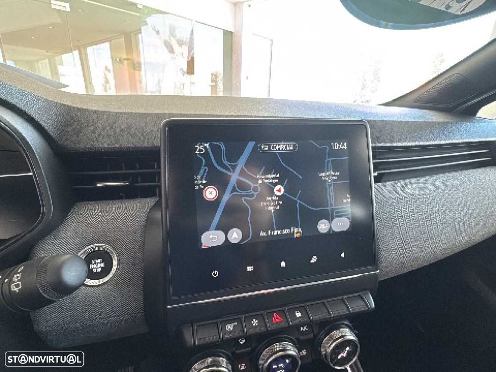 Renault Clio 1.0 TCe Techno — fotografia 16