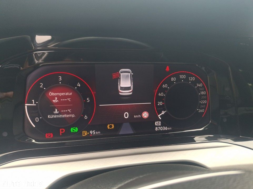 Volkswagen Golf - 11
