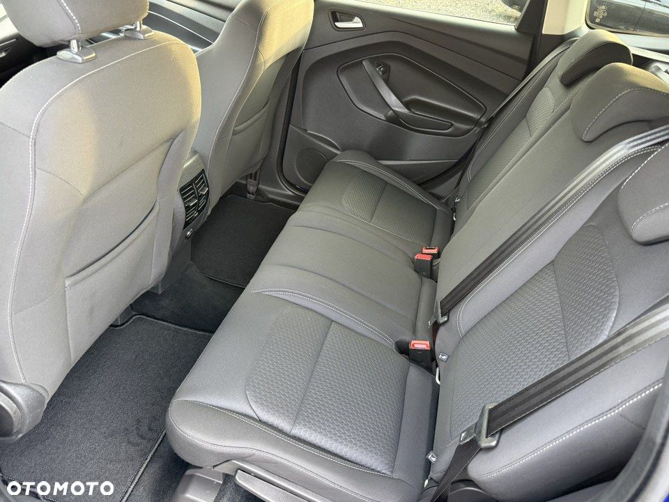 Ford Kuga 1.5 EcoBoost 2x4 Titanium - 34