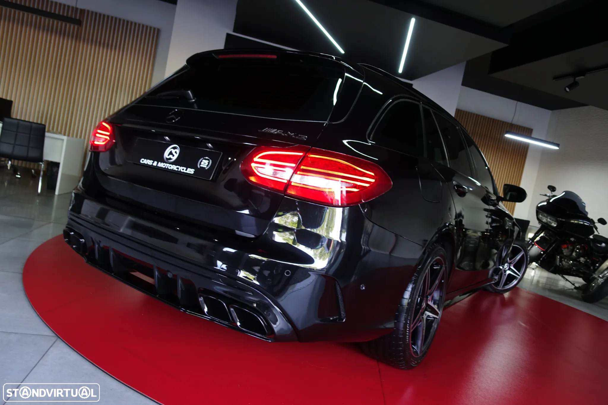 Mercedes-Benz C 300 h AMG Line - 23