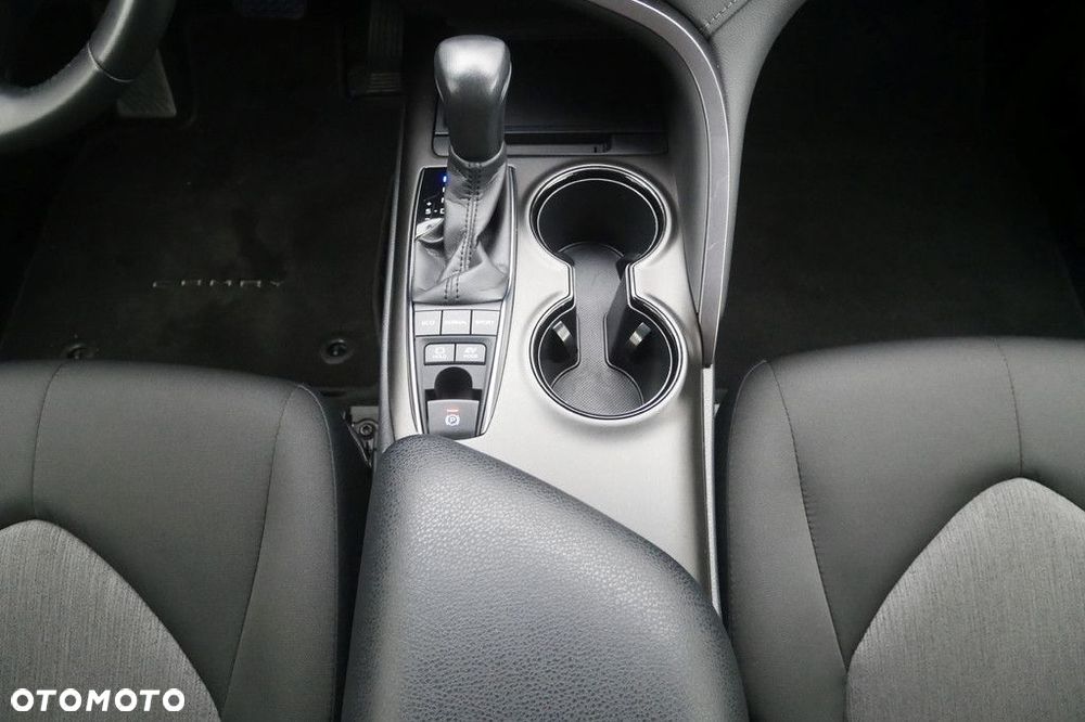 Toyota Camry 2.5 Hybrid Comfort CVT - 11