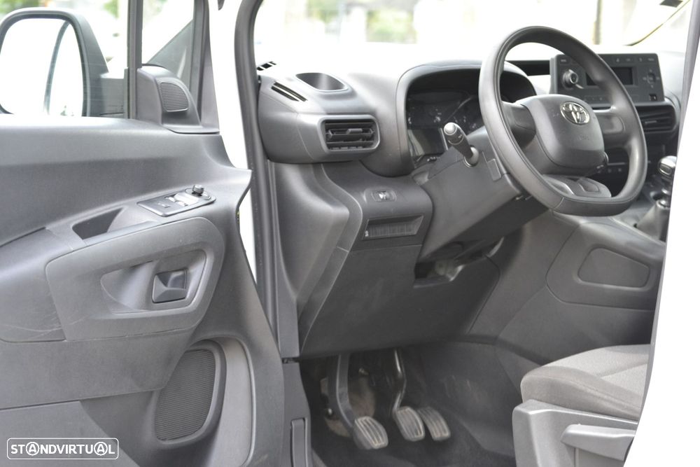 Toyota Proace City 1.5D L1 Comfort com Proteção Interior - 10
