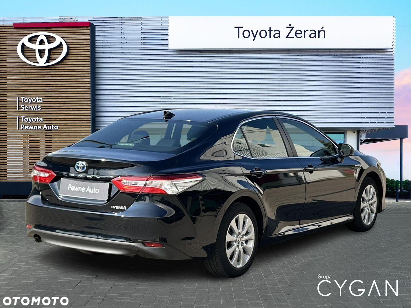 Toyota Camry - 5