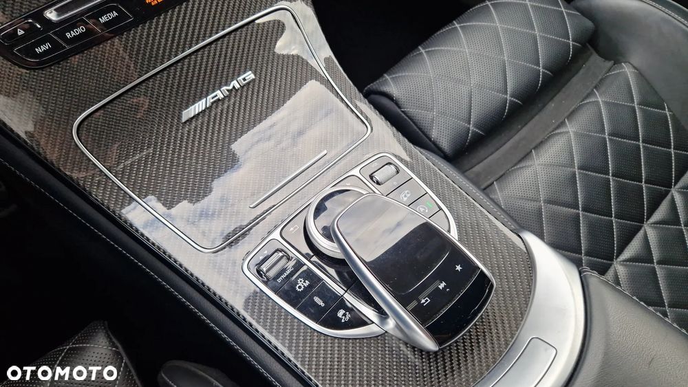Mercedes-Benz GLC AMG 63 S 4Matic+ AMG Speedshift MCT 9G - 28