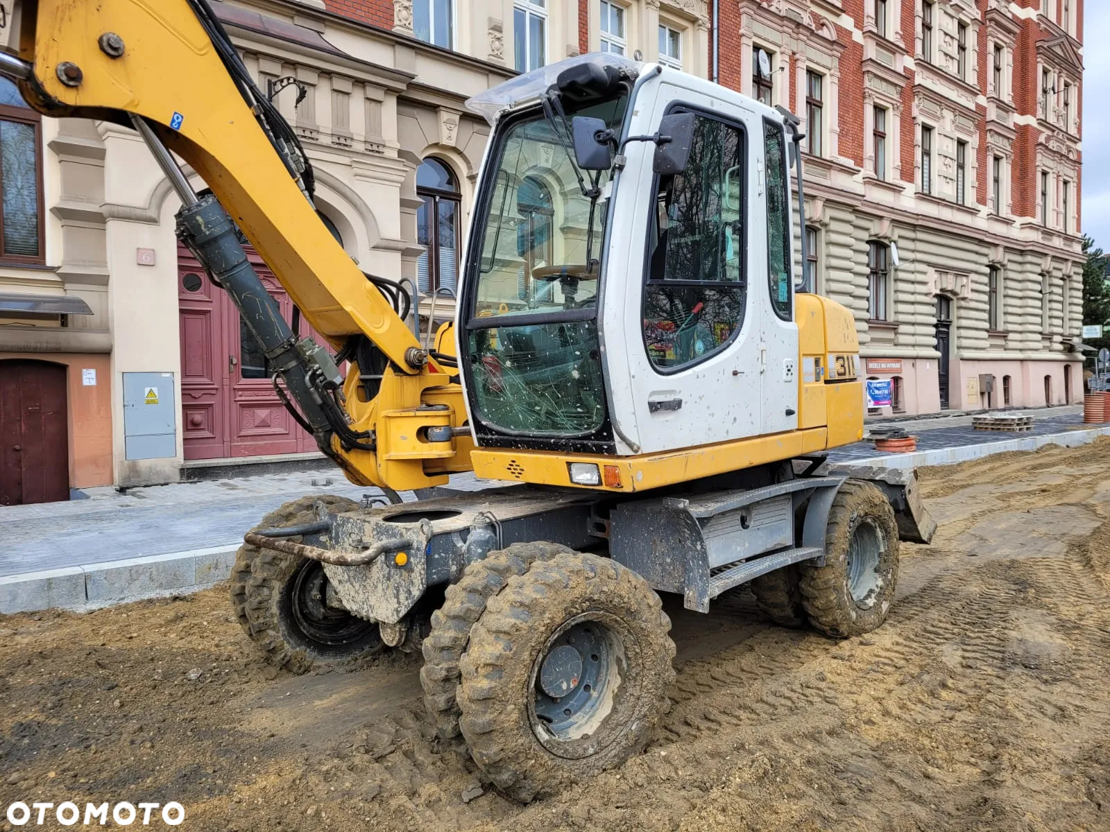 Liebherr A 311 Litronic - 2