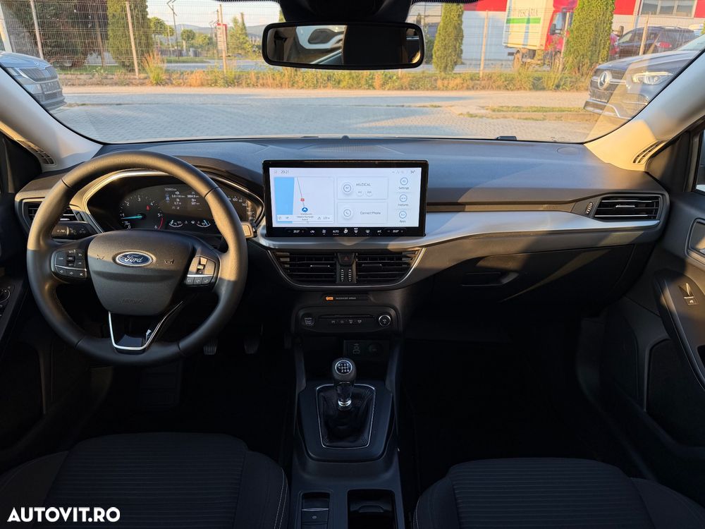 FORD Focus 2023 — imagine 6
