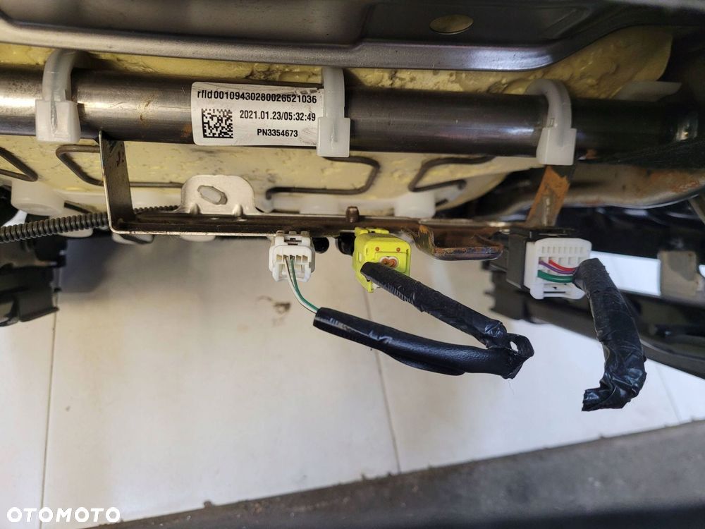 toyota corolla e21 18r- fotel pół skóra poduszka airbag lewy przód - 4