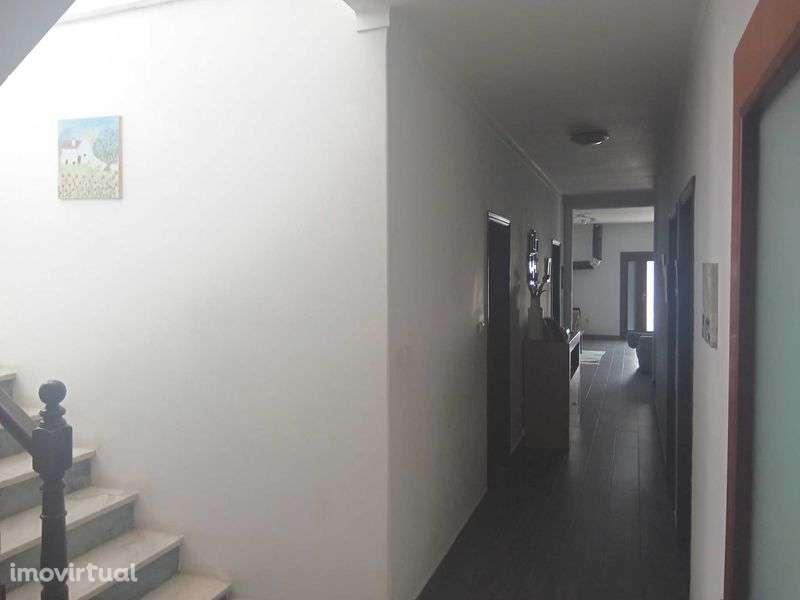 Vende- se moradia T4+1 situado no Crato. - Grande imagem: 3/11