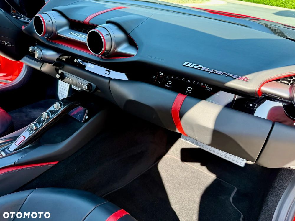 Ferrari 812 Superfast - 10