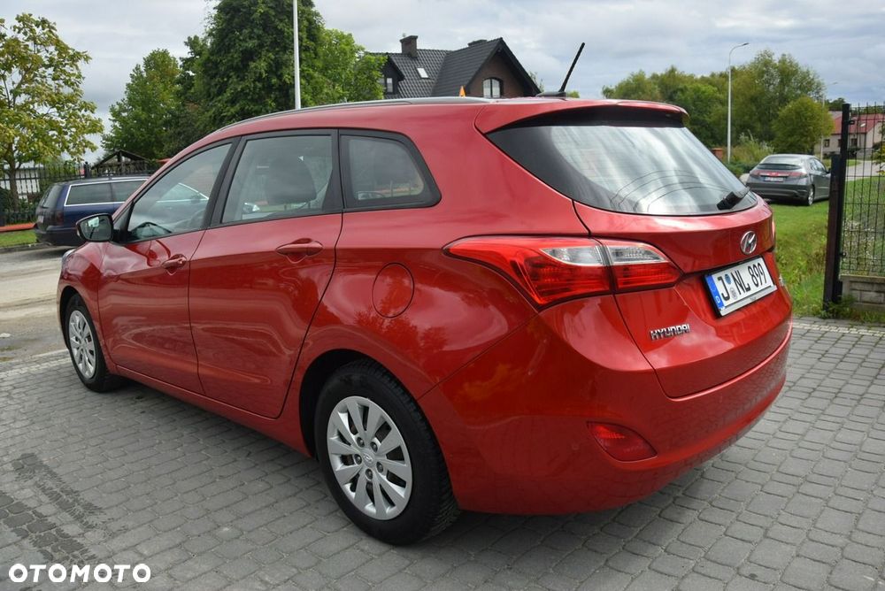 Hyundai i30 blue 1.4 Trend - 12