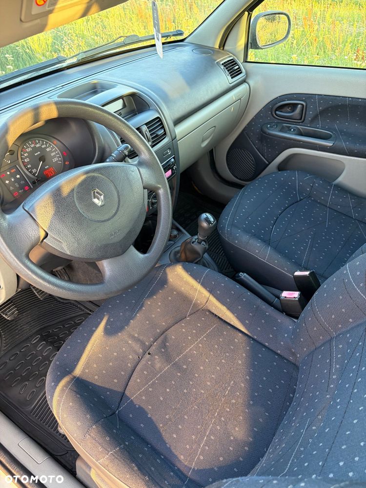 Renault Clio 1.2 16V Confort Authentique - 4