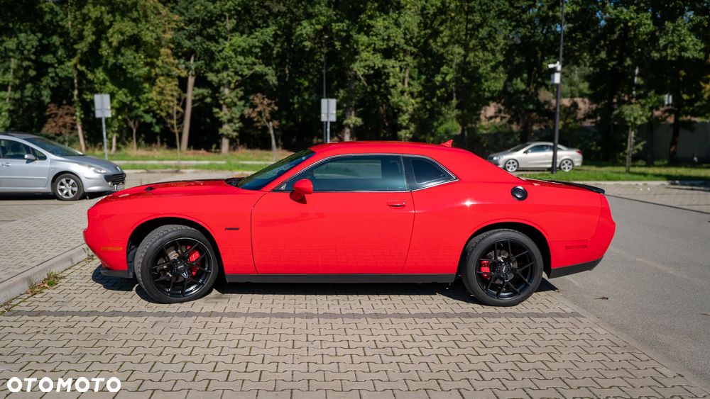 Dodge Challenger - 5