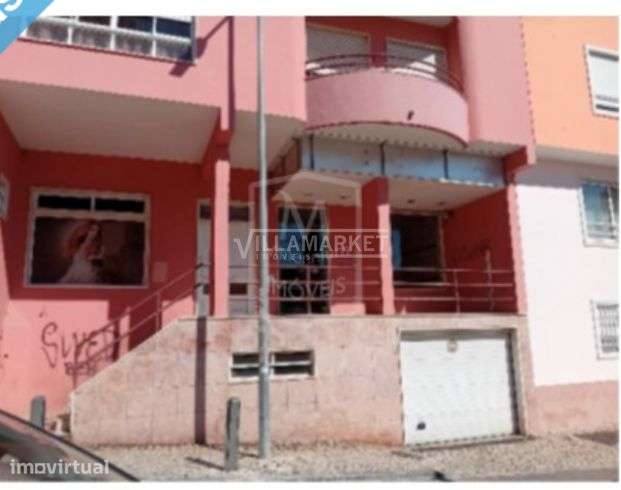 Loja da banca com 50 m2 composta por uma montra e um espaço amplo situ - Grande imagem: 5/6