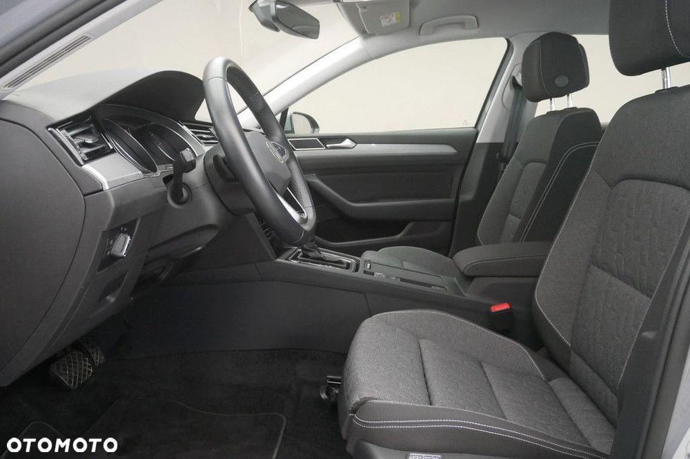 Volkswagen Passat Variant 2.0 TSI Business DSG - 12