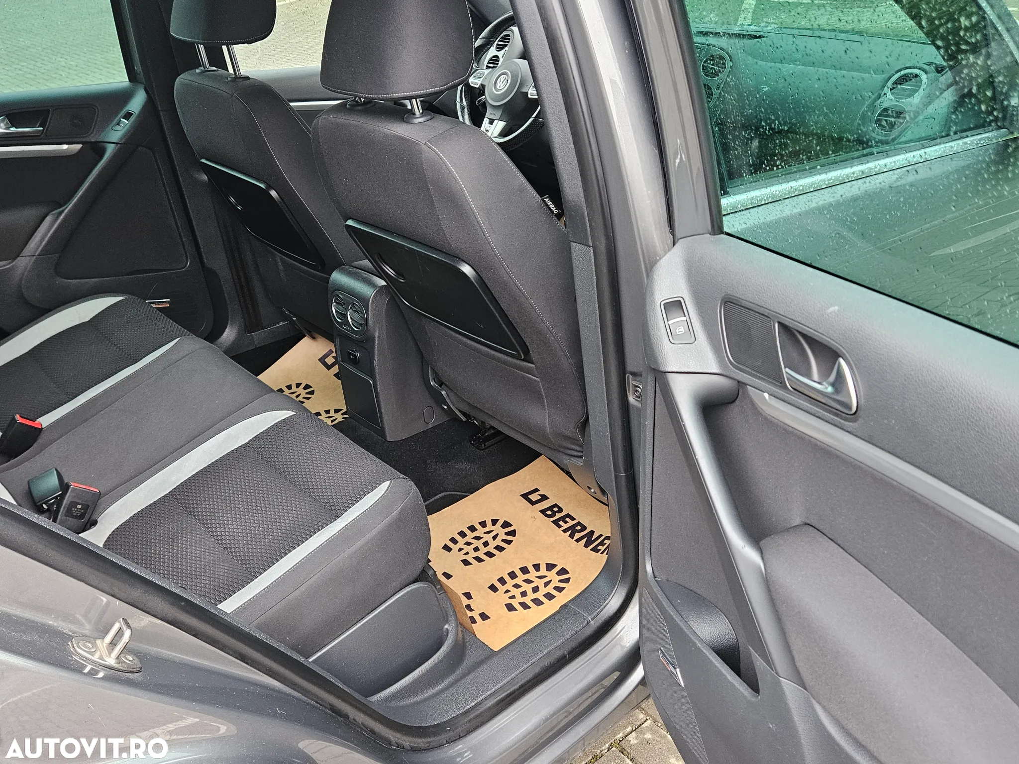 Volkswagen Tiguan - 11