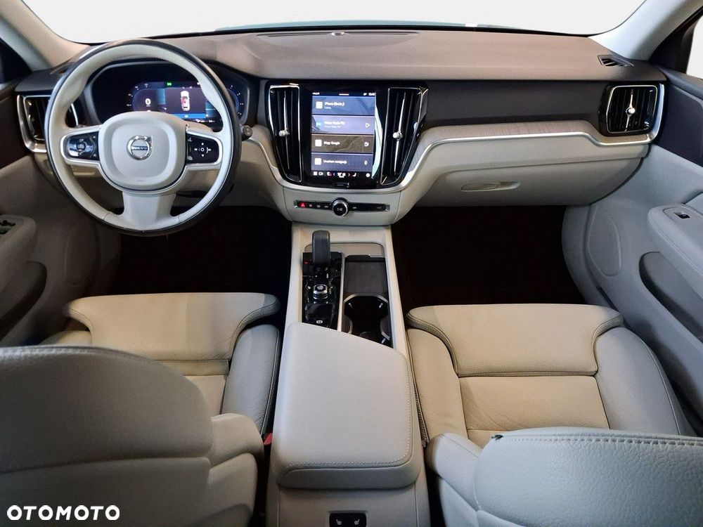 Volvo V60 Cross Country - 17