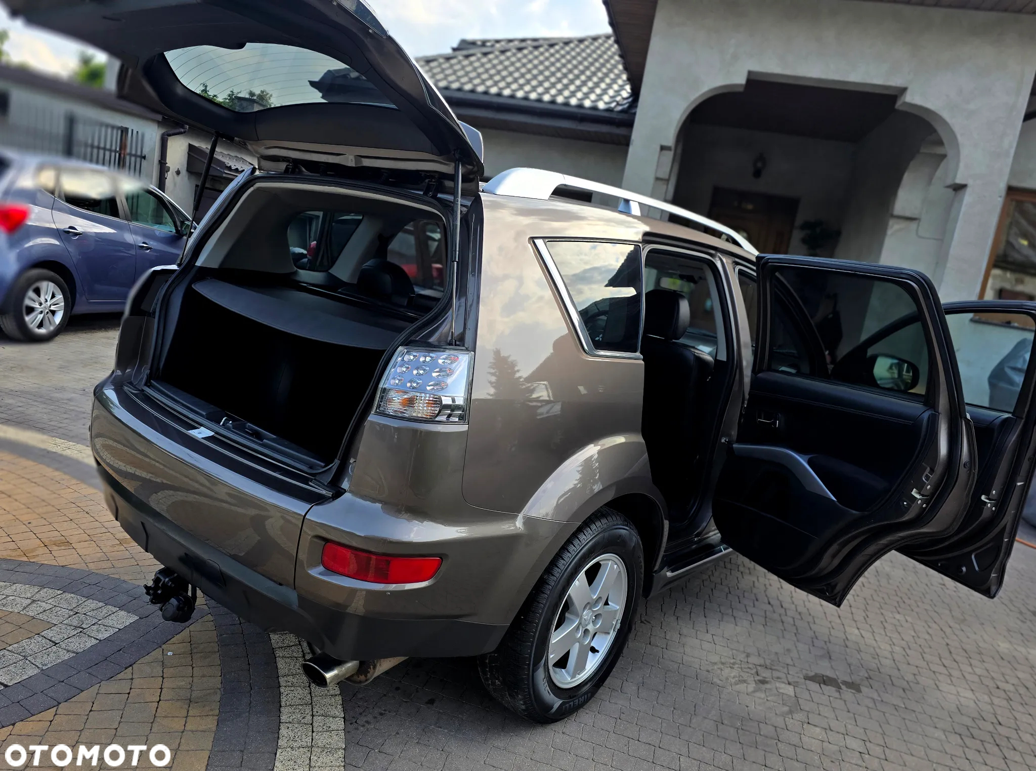 Mitsubishi Outlander - 14