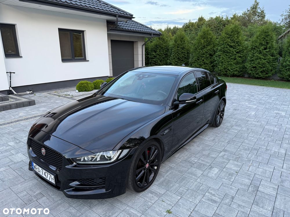 Jaguar XE 2.0 D AWD R-Sport - 10
