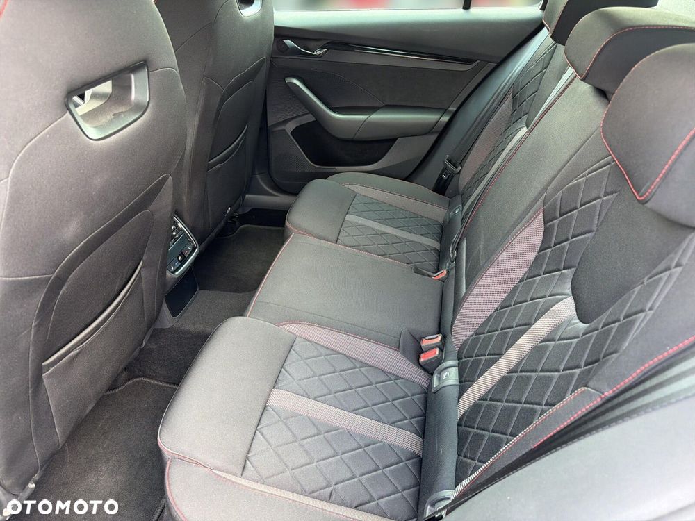 Skoda Octavia 2.0 TDI RS DSG - 36