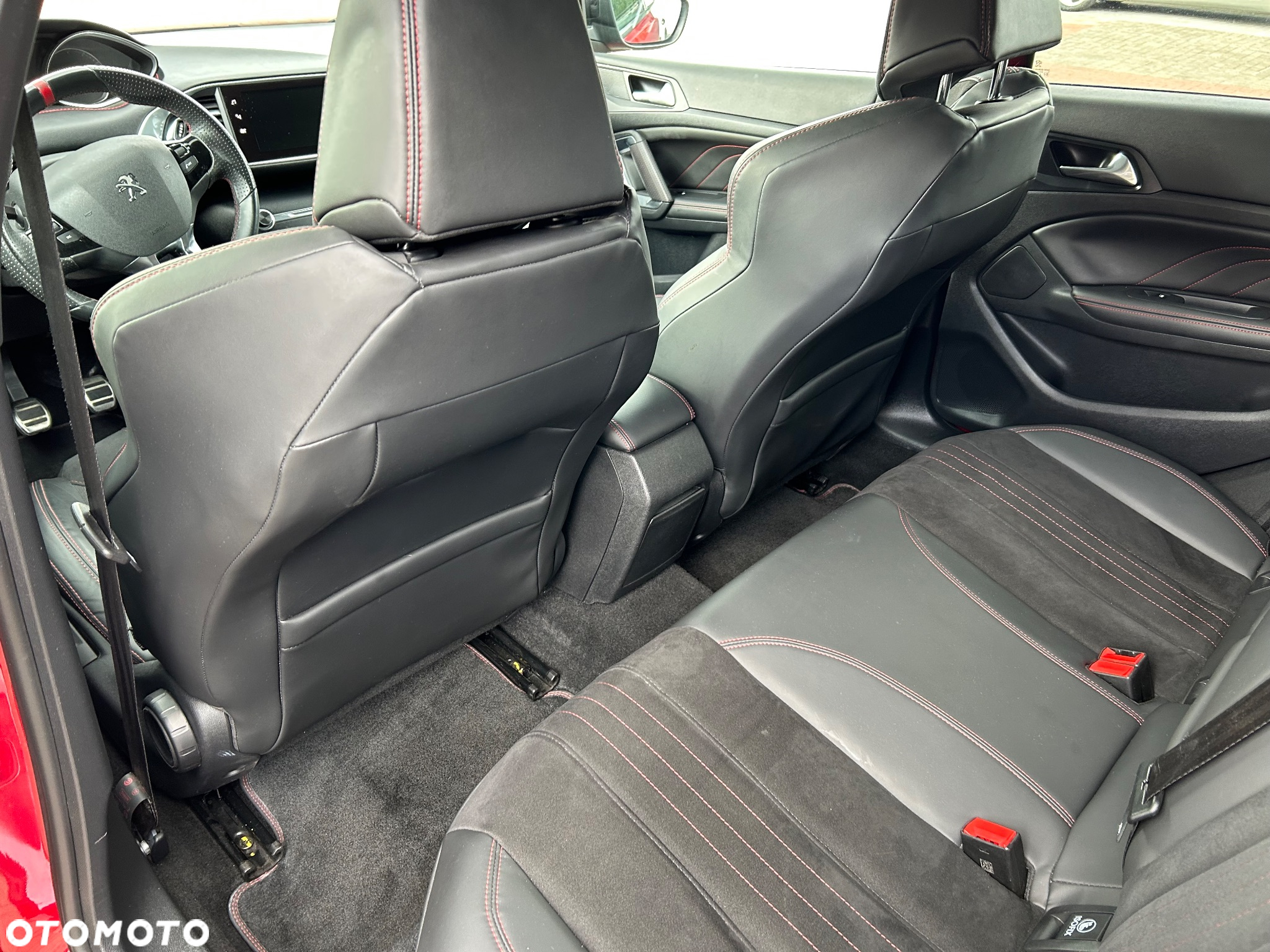Peugeot 308 1.6 e-THP GTi by Sport S&S - 13
