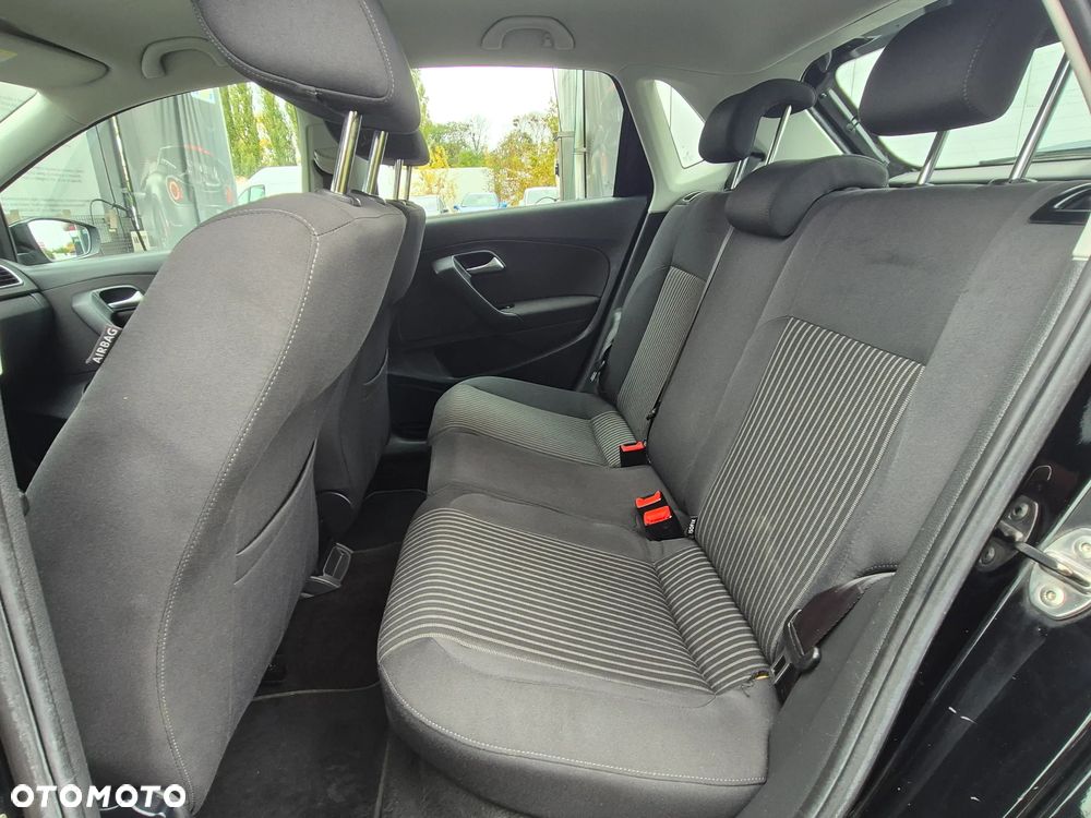 Volkswagen Polo 1.4 16V Comfortline - 28