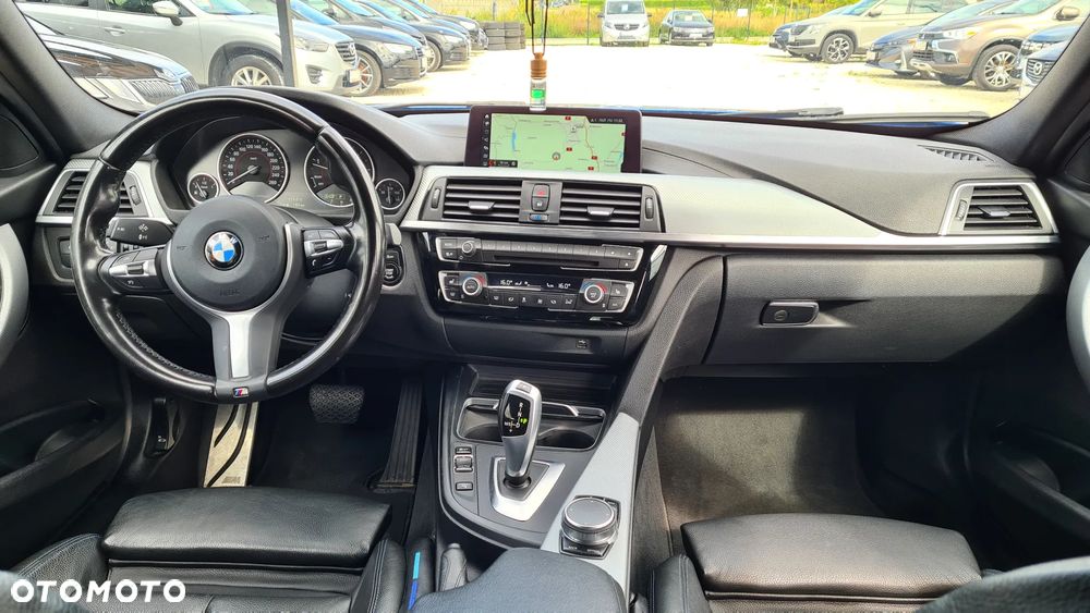 BMW Seria 3 320d M Sport - 8