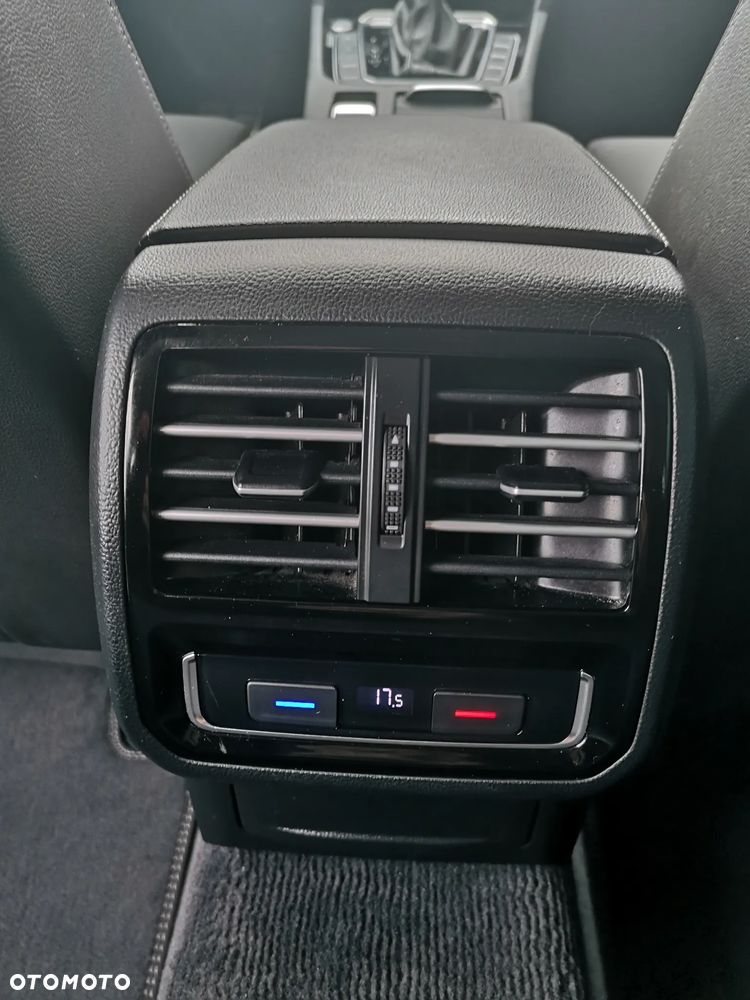 Volkswagen Passat Alltrack 2.0 TDI SCR 4Motion DSG - 26