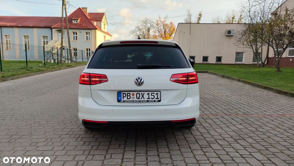 Volkswagen Passat 2.0 TDI SCR DSG Comfortline - 5