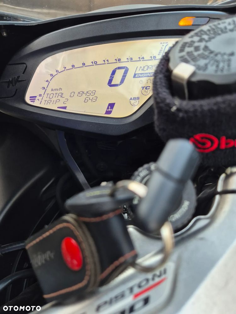 MV AGUSTA F3 - 22